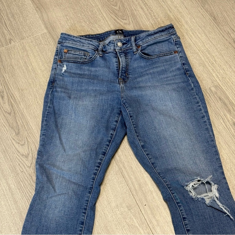 GAP Curvy True Skinny Jeans with Distressed Knee 31R - Picture 4 of 9